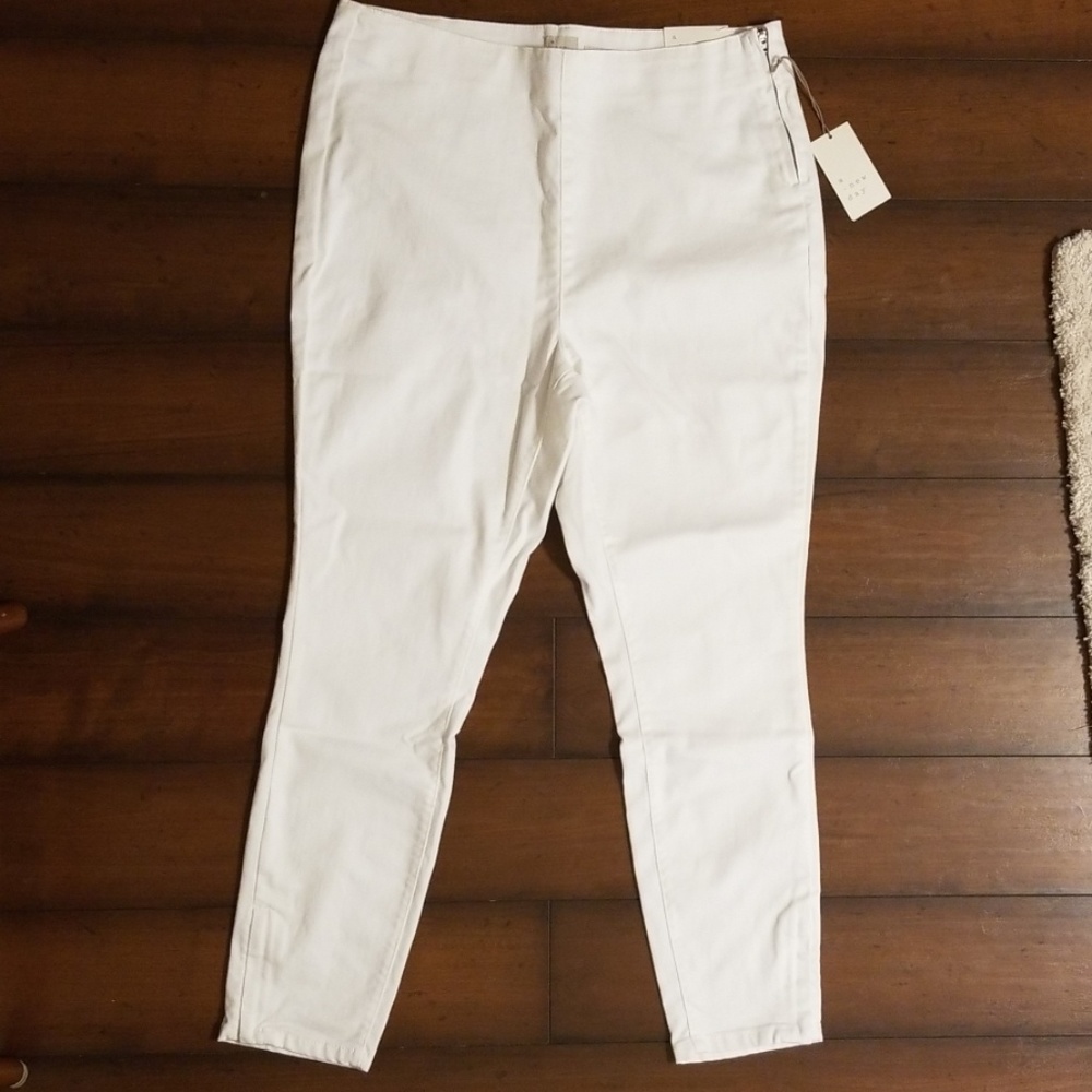 White skinny jeans
